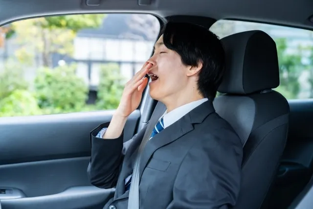 寝ても疲れが取れない」人のための睡眠負債と姿勢の整体的な関係